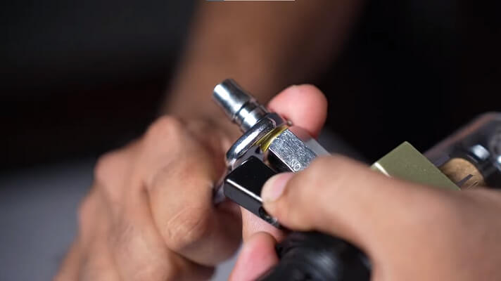 Attaching the quick connect coupling on the ball valve