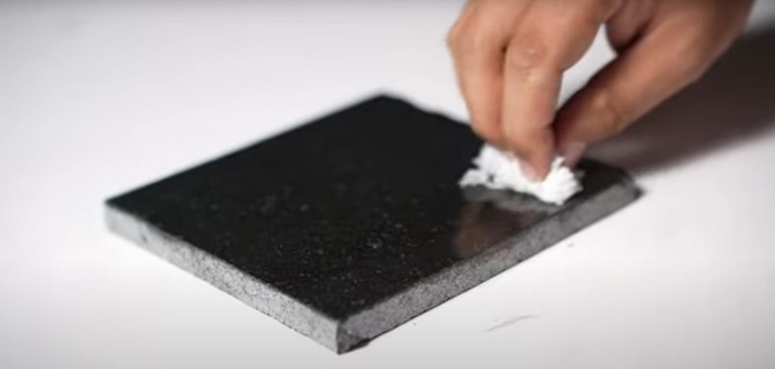 Cleaning a granite surface