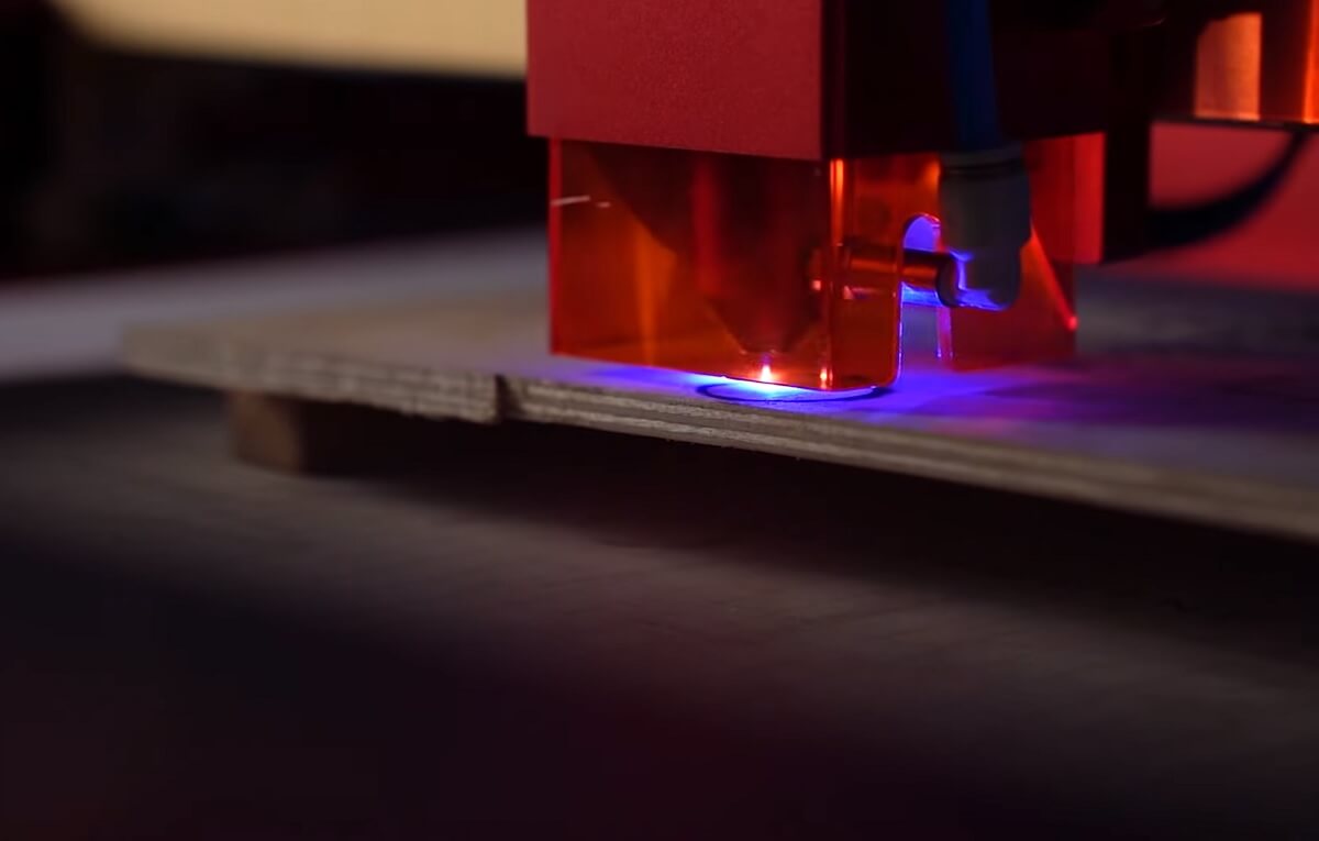 Laser cutting Plywood