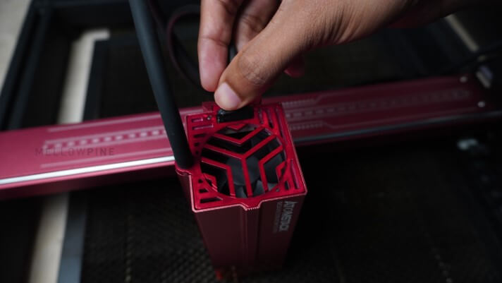 Checking the Laser Connector