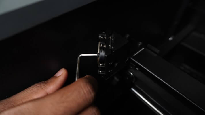 Adjusting the mirror on a CO2 laser