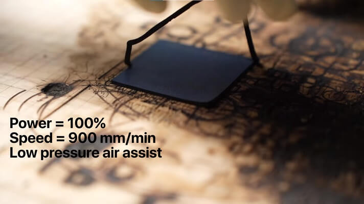 Clean laser-cut along the border of a leather workpiece
