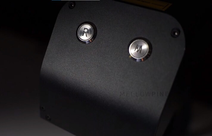 R and M buttons on the laser head of ComMarker B4