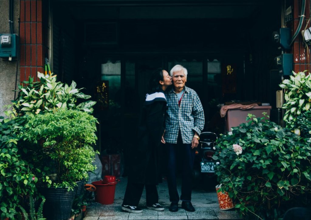 29 Everyday Habits That Make Grandkids Want to Spend More Time with You