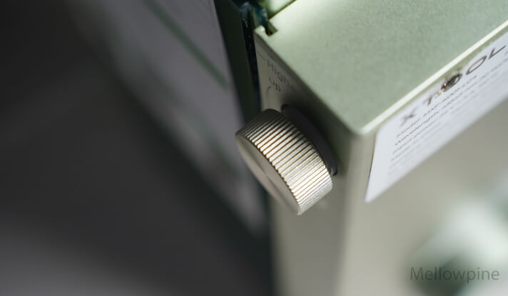 laser focus adjustment knob on xTool F1